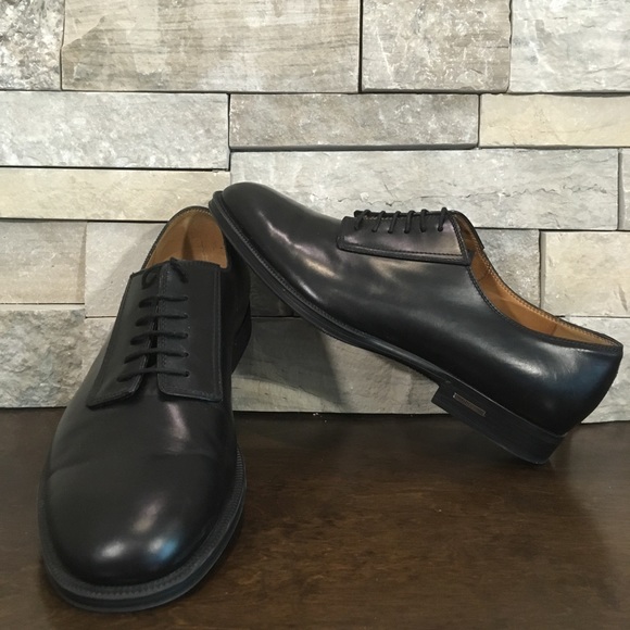 Gucci Shoes - Picture 1 of 3